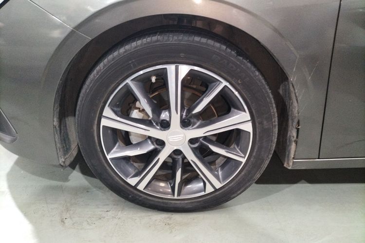 吉利汽车 帝豪 2023款 第4代冠军版 1.5L CVT尊贵型车身外观6007