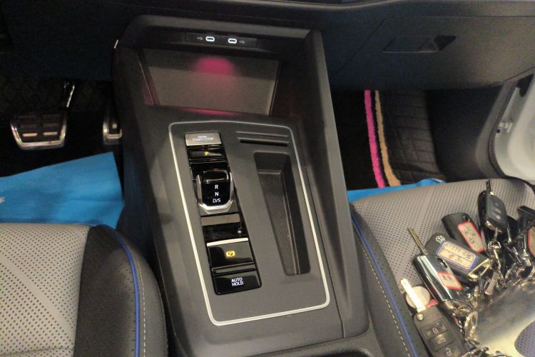 大众 高尔夫 2025款 300TSI R-Line局部细节18