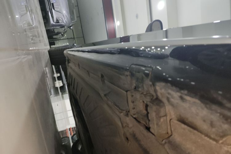 奔驰C级 2020款 改款 C 260 L 运动版局部细节9002