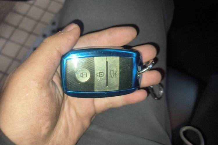 起亚 索兰托 2013款 2.2T 7座柴油豪华版中控内饰7001