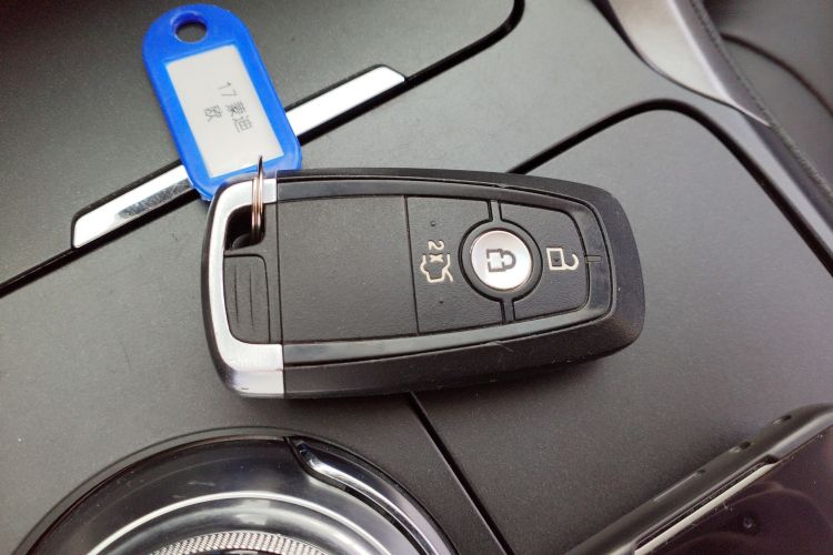 福特 蒙迪欧 2017款 EcoBoost 200 时尚型中控内饰7001