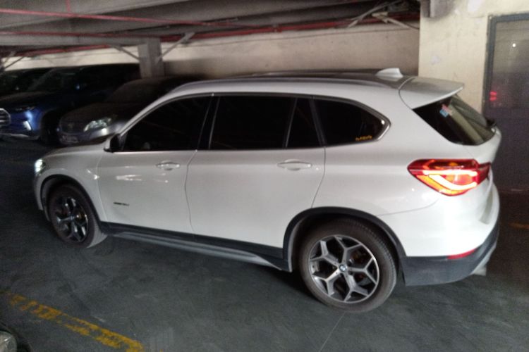 宝马X1 2016款 sDrive18Li 豪华型车身外观4