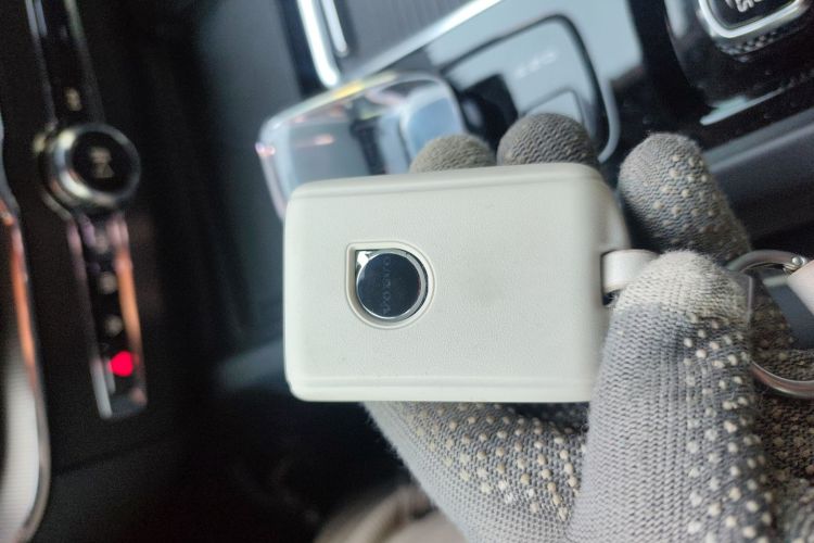 沃尔沃XC60新能源 2025款 插电式混动 长续航四驱智远极夜黑版中控内饰11