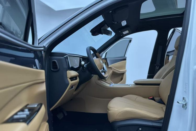 吉利银河 银河L7 2025款 EM-i 115km 探索版局部细节19