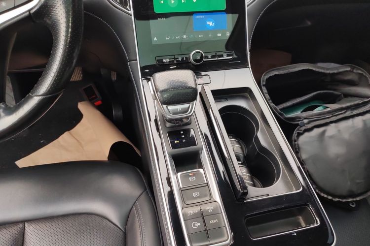 飞凡汽车 飞凡ER6 2021款 新动版 620km 智享版中控内饰18