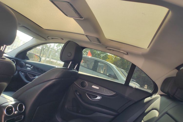 奔驰C级 2019款 C 260 L 运动版中控内饰22