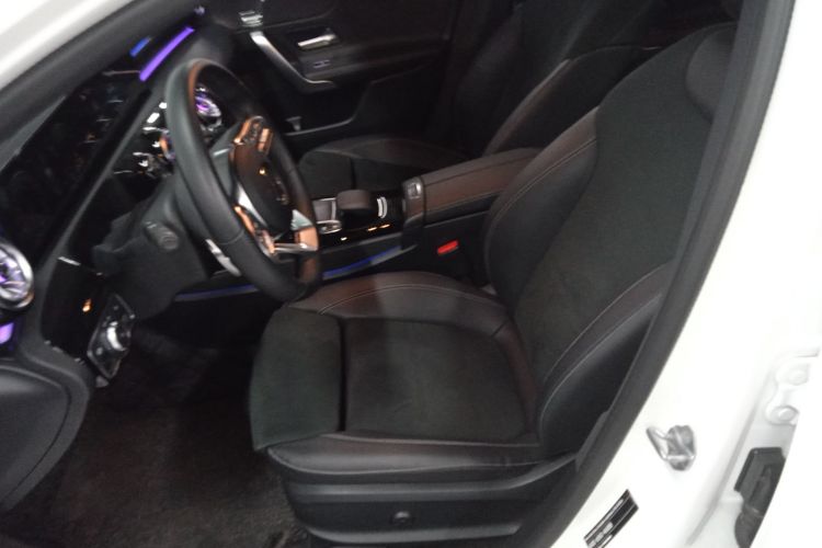 奔驰A级 2022款 改款三 A 200 L 运动轿车时尚型中控内饰19