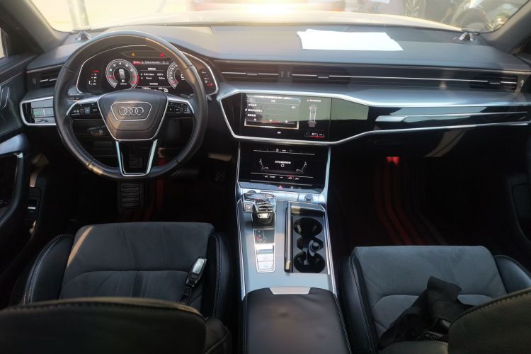 奥迪A6L 2023款 45 TFSI 臻选动感型中控内饰12