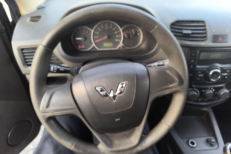 五菱汽车 五菱宏光 2015款 1.2L S 基本型国IV局部细节13