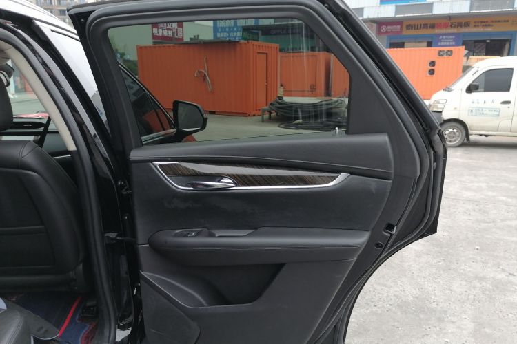 凯迪拉克XT5 2018款 28T 四驱豪华型中控内饰45