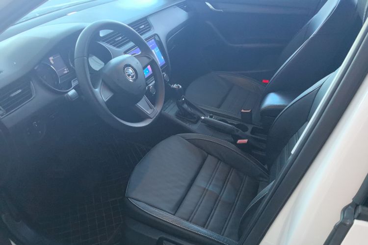 斯柯达 明锐 2017款 经典款 1.6L 自动标准版中控内饰19