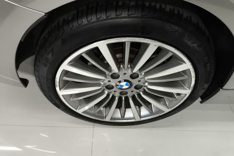 宝马3系 2019款 320Li 时尚型车身外观6008