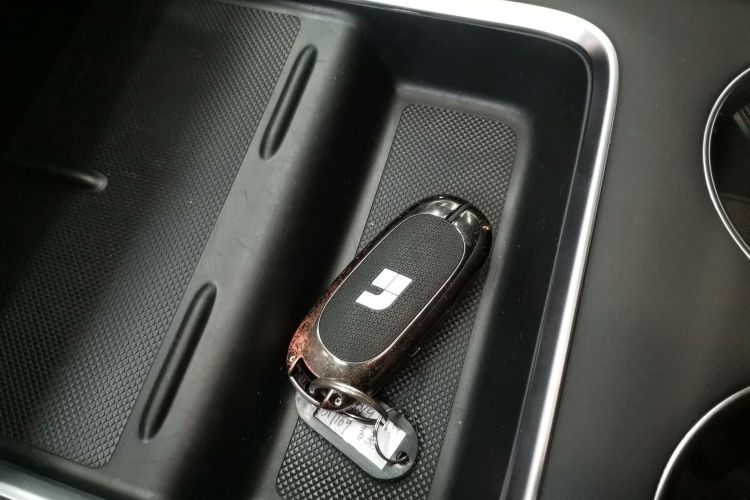 理想汽车 理想L9 2022款 Max中控内饰11