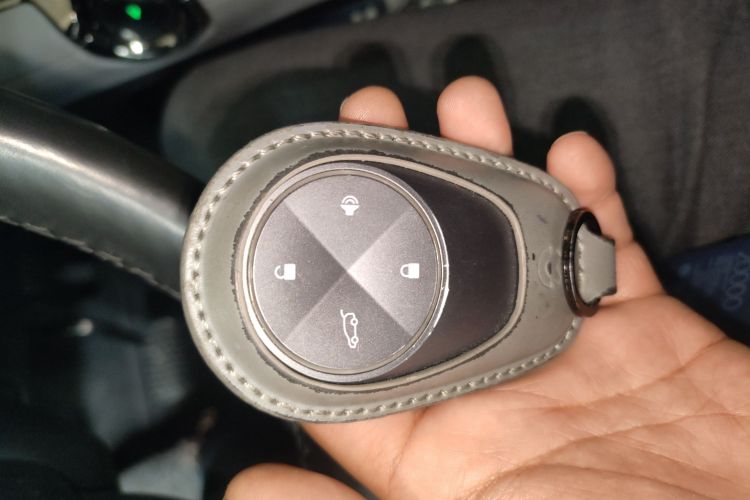 蔚来ES6 2022款 75kWh 运动版中控内饰7001