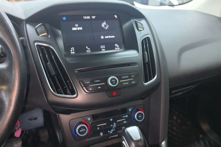 福特 福克斯 2018款 三厢经典 EcoBoost 180 自动精英型局部细节16