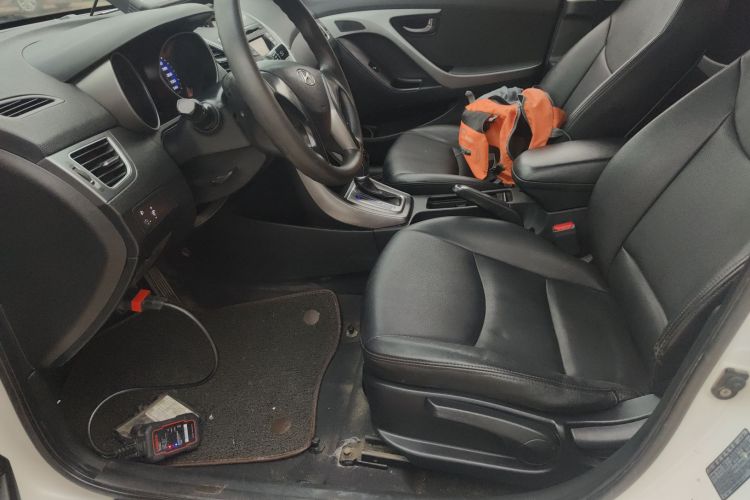 现代 朗动 2016款 1.6L 自动智能型中控内饰19