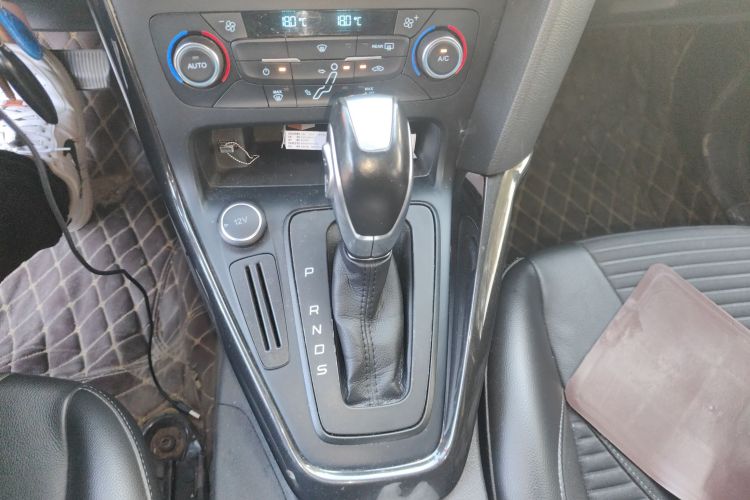 福特 福克斯 2017款 两厢 1.6L 自动风尚型智行版局部细节18