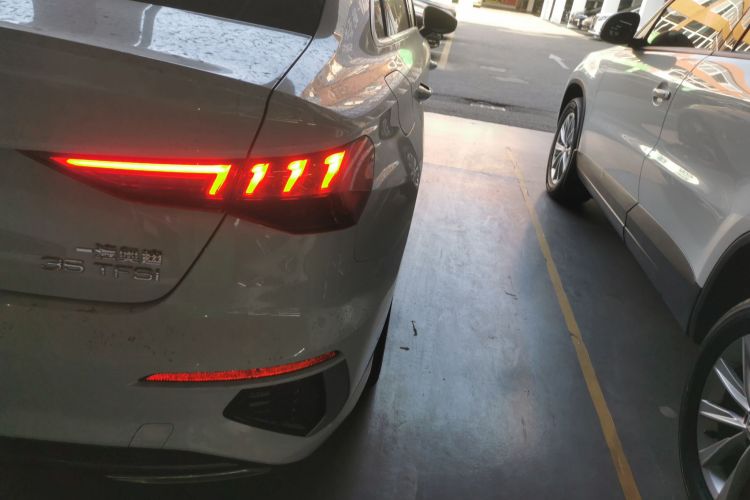 奥迪A3 2024款 A3L Limousine 35 TFSI 时尚运动型车身外观9