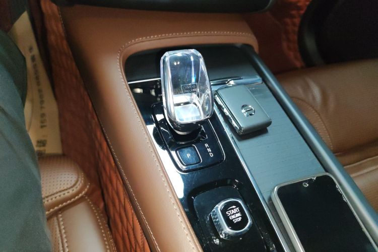 沃尔沃XC90新能源 2023款 T8 RECHARGE 智尊豪华版 7座中控内饰18