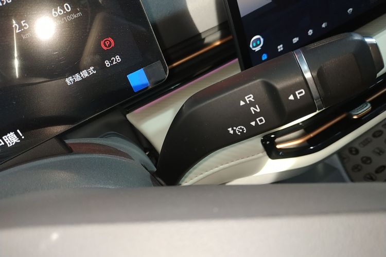 奔腾 悦意03 2025款 565km 臻享版中控内饰18