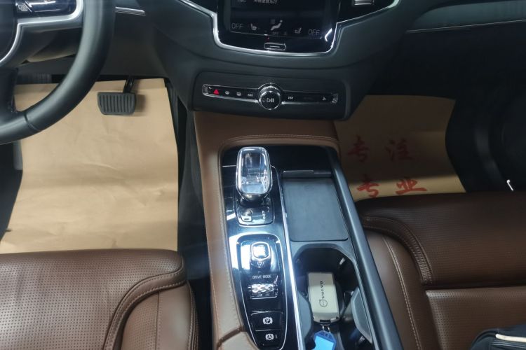 沃尔沃XC90 2021款 B6 智雅豪华版 7座中控内饰18