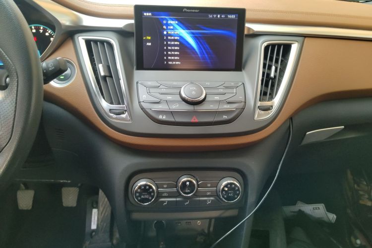 东南DX7 2017款 1.5T 手动凯旋版中控内饰16