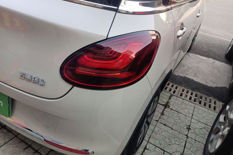 五菱汽车 五菱缤果 2023款 333km 灵犀互联款车身外观9