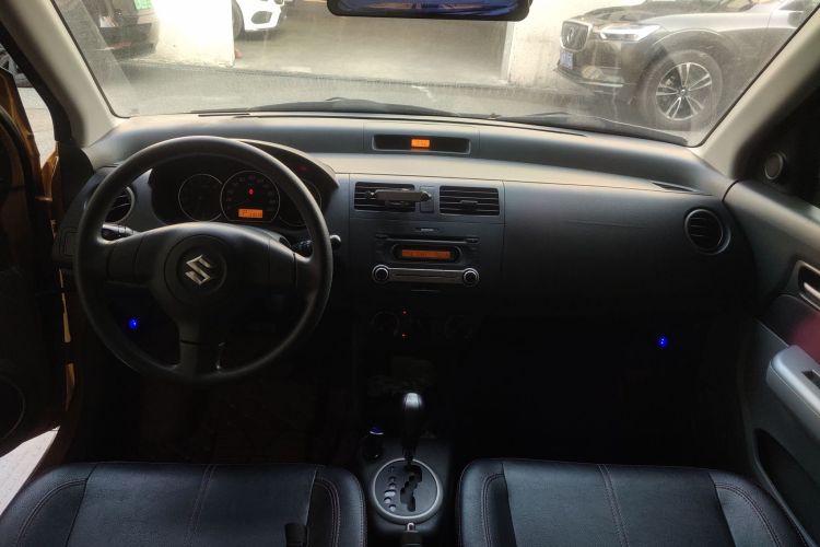 铃木 雨燕 2015款 1.5L 自动限定版中控内饰7002