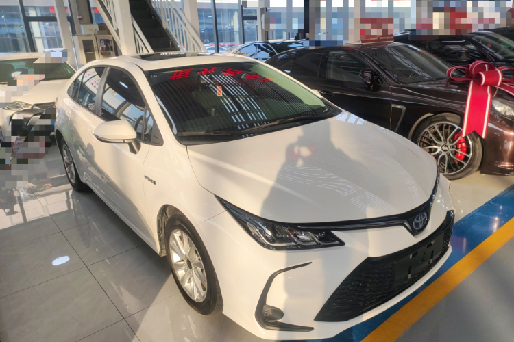 丰田 卡罗拉 2023款 1.8L 智能电混双擎 精英版车身外观3