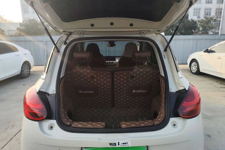 五菱汽车 五菱缤果 2023款 410km 灵犀尊享款机舱底盘23