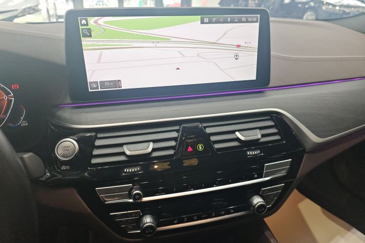 宝马5系 2023款 530Li xDrive M运动套装中控内饰16