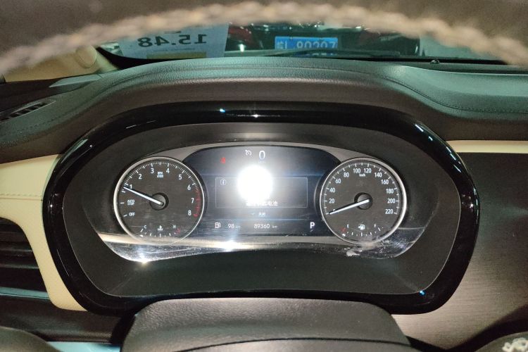 别克GL8 2023款 改款 陆上公务舱 豪华型中控内饰14