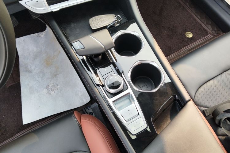 长安 逸动 2024款 PLUS 蓝鲸NE 1.4T GDI DCT高能版中控内饰18