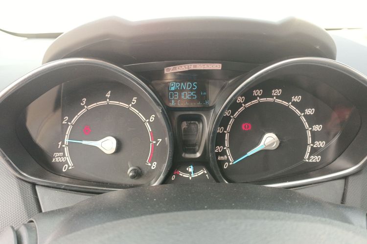 福特 嘉年华 2013款 三厢 1.5L 自动时尚型中控内饰14