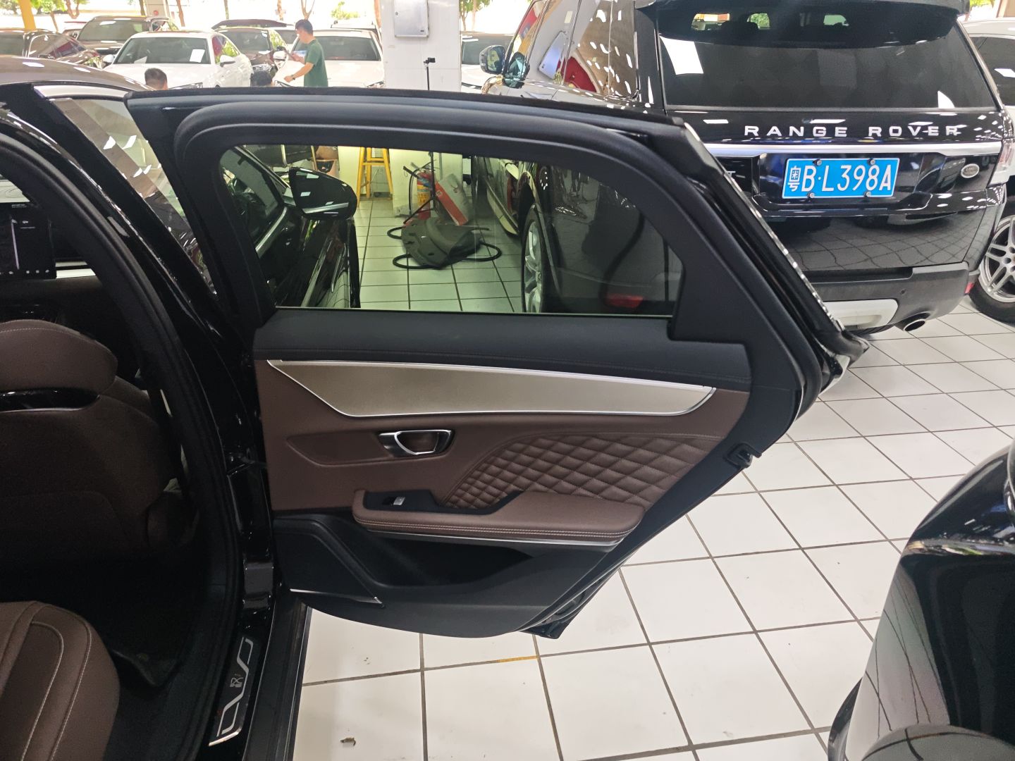 比亚迪 汉 2024款 DM-i 荣耀版 121KM 精英型