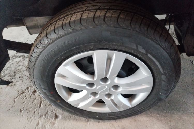 东风风行 菱智 2023款 M5L 1.6L 基本型 7座车身外观6008