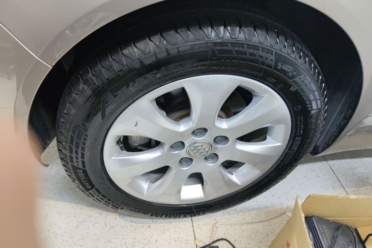 别克 君威 2015款 1.6T 领先技术型车身外观6008