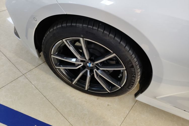 宝马3系 2025款 325Li M运动套装车身外观6007