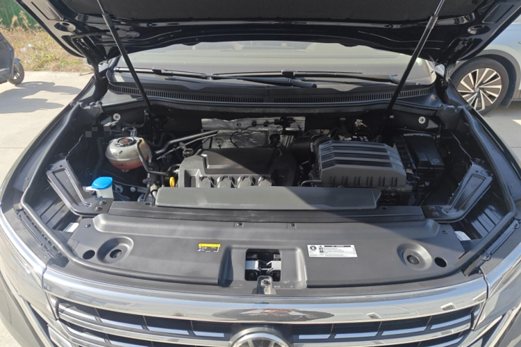 大众 威然 2024款 380TSI 尊贵版机舱底盘24