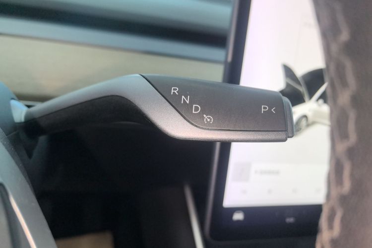 特斯拉 Model 3 2020款 改款 标准续航后驱升级版中控内饰18