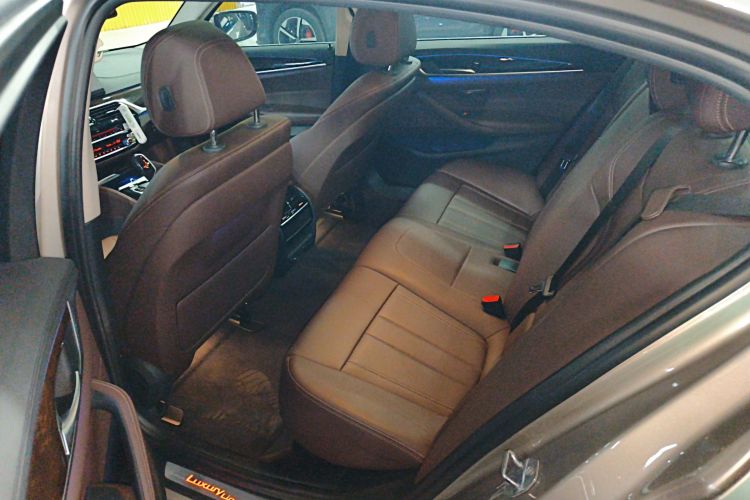 宝马5系 2018款 525Li 豪华套装中控内饰21