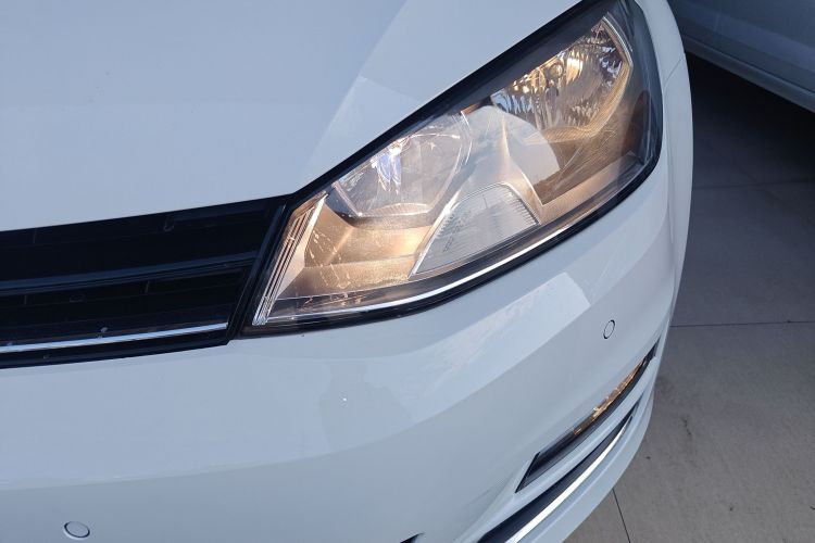 大众 高尔夫 2017款 230TSI 自动豪华百万辆纪念版局部细节36