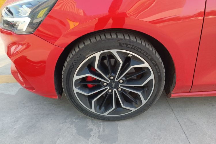 福特 福克斯 2020款 两厢 EcoBoost 180 自动ST Line车身外观6007