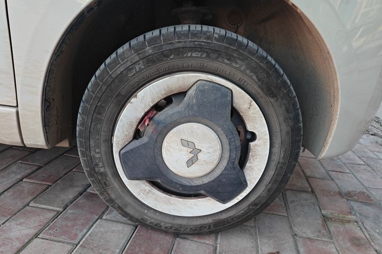 五菱汽车 宏光MINIEV 2024款 第三代 215km 青春版车身外观10