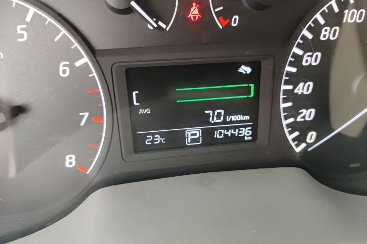 日产 轩逸 2014款 1.6XV CVT尊享版中控内饰15