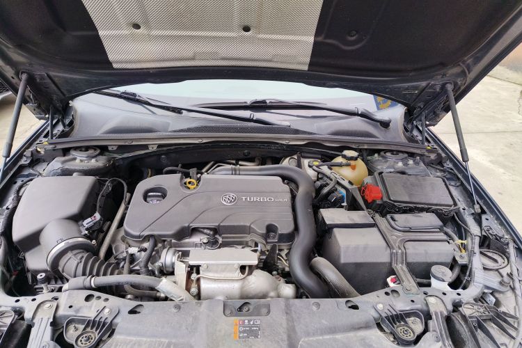 别克 君威 2019款 20T 精英型 国VI机舱底盘24