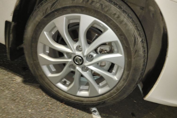 日产 轩逸 2022款 经典 1.6XE CVT舒适版车身外观10