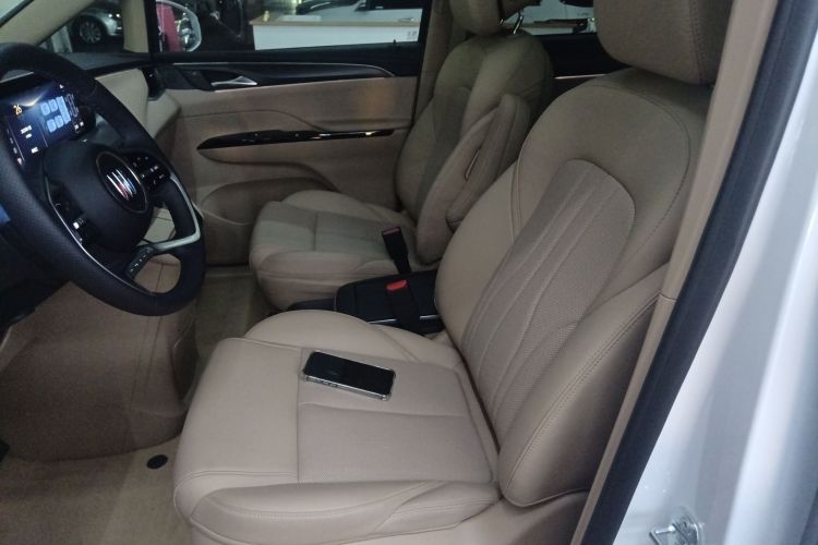 别克GL8新能源 2025款 陆尚 尊享版 7座中控内饰19