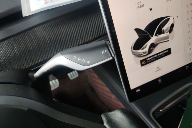 特斯拉 Model 3 2022款 Performance高性能全轮驱动版中控内饰18