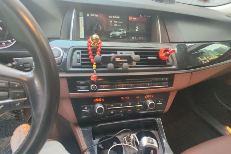宝马5系 2017款 520Li 典雅型中控内饰16